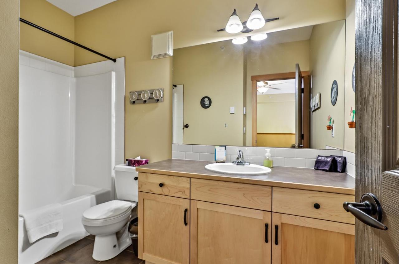Apartmán Spectacular Mountain View Corner Unit Pool Hot Tub Park Pass Canmore Exteriér fotografie